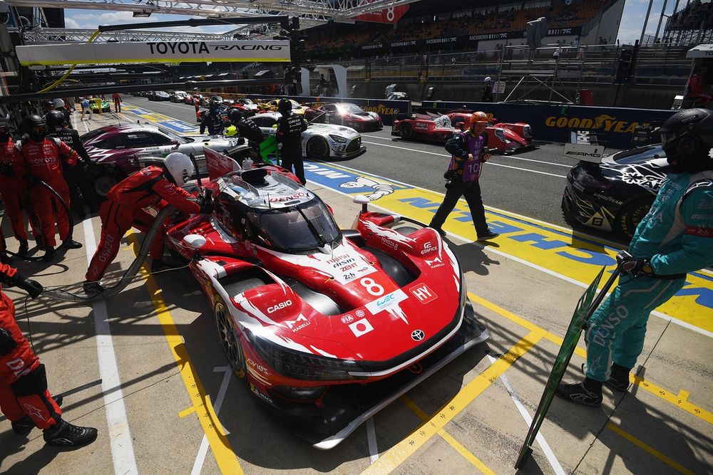 Toyota TR010 Hybrid destacando en el Mans