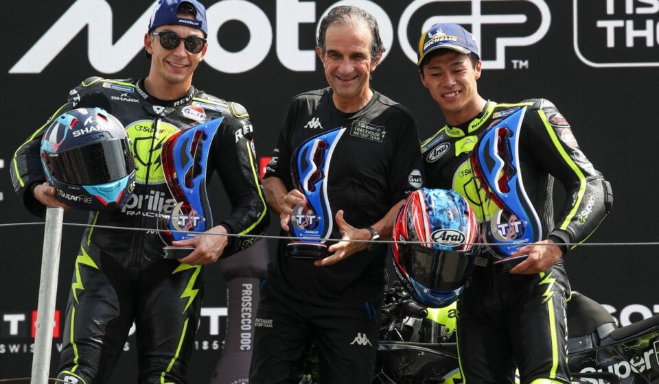 Comment les pilotes Trackhouse ont battu les officiels Aprilia à Assen