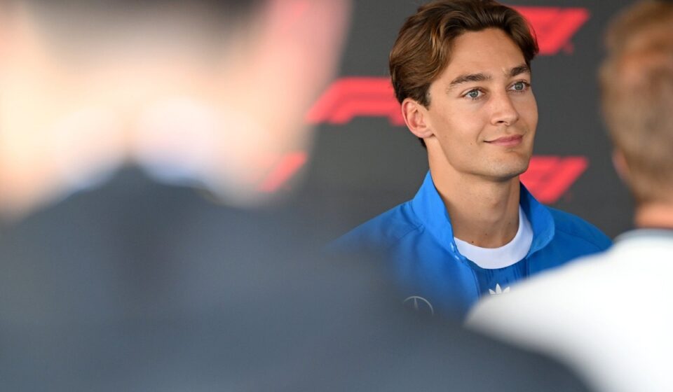 Russell prend le contre-pied et s'attend à du spectacle à Silverstone