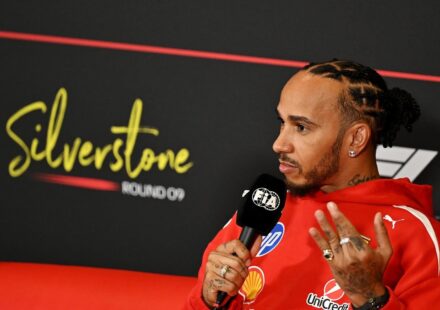 Hamilton craint un "déficit deux fois plus important" pour Ferrari à Silverstone
