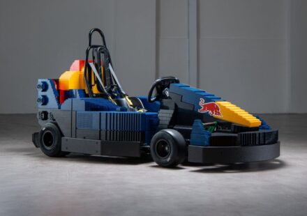 Verstappen pas enchanté par la parade avec les karts Lego