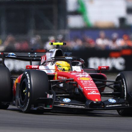 Hamilton devant Mercedes, McLaren en difficulté