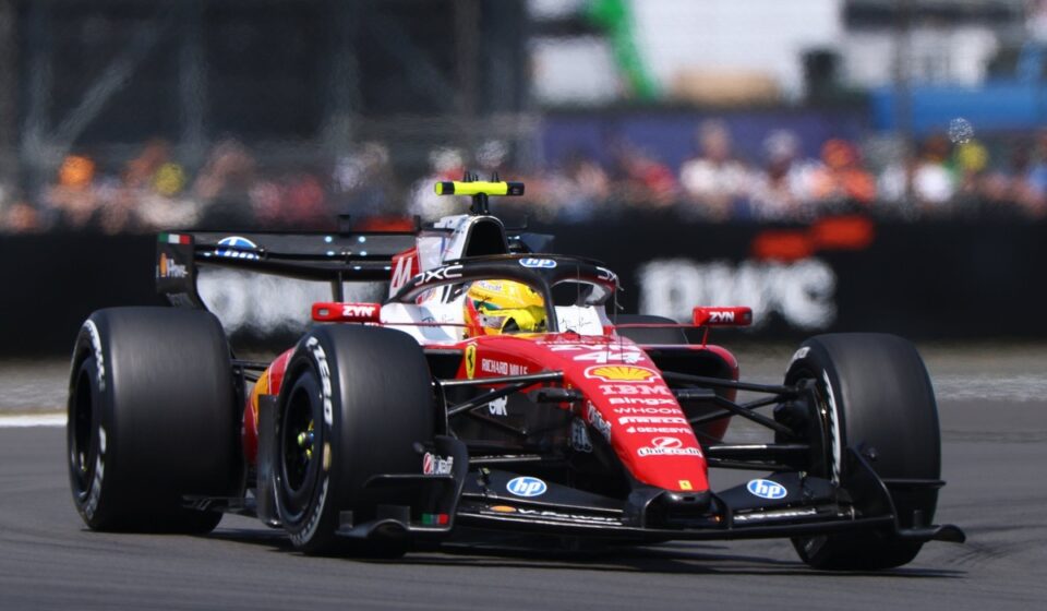 Hamilton devant Mercedes, McLaren en difficulté