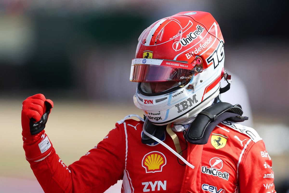 Coup de théâtre à Silverstone : Leclerc triomphe, Antonelli frappé par le sort !