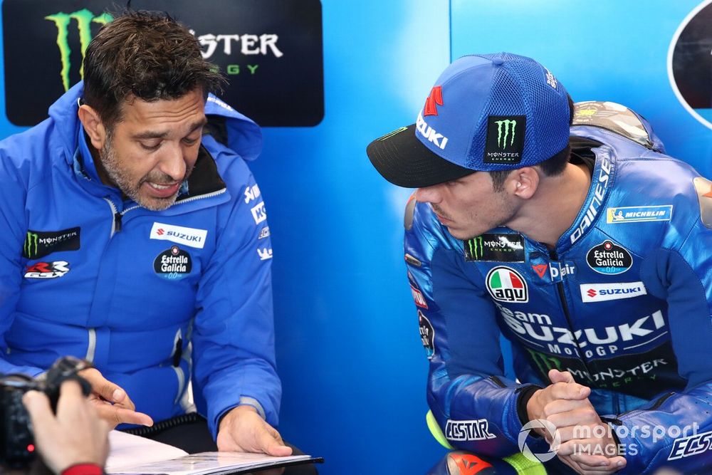 Joan Mir con Frankie Carchedi en Suzuki