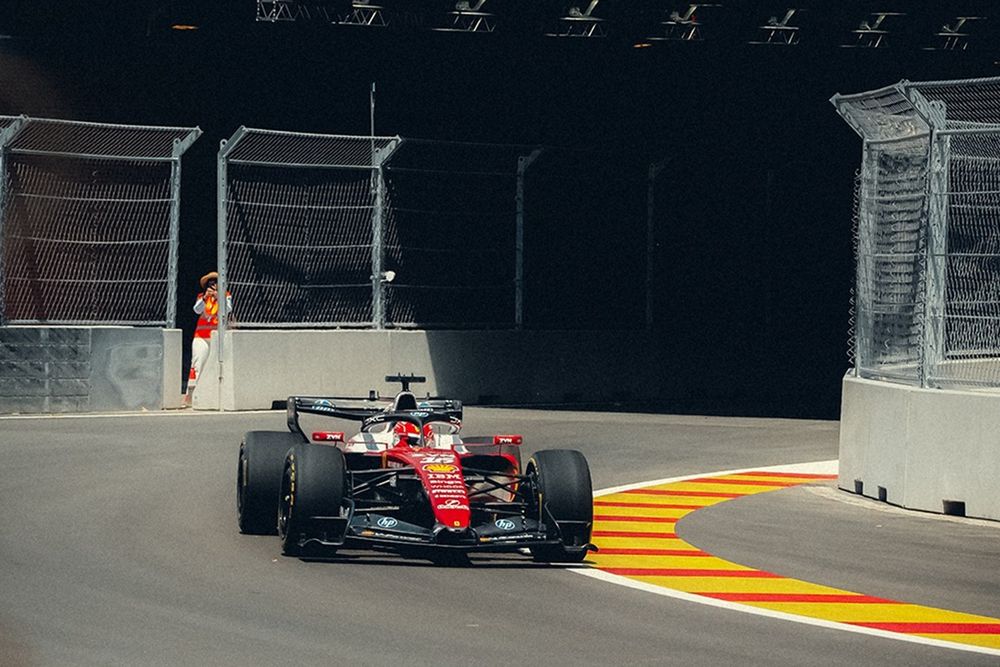 Lewis Hamilton descubriendo el Circuito Madring