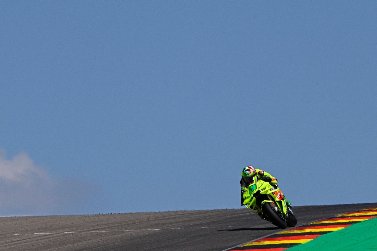 Morbidelli, repetidamente penalizado, vuelve a perder posición en el grid de Sachsenring.