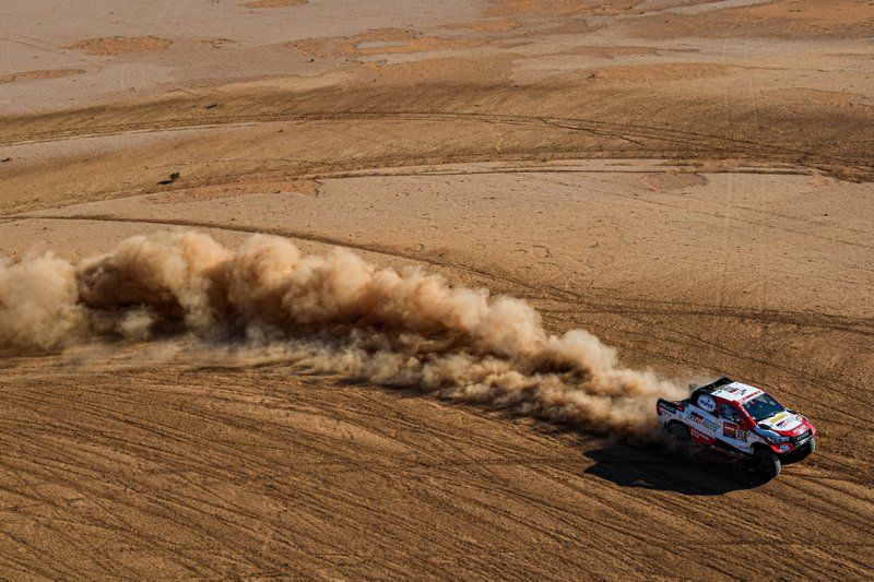 Fernando Alonso con Marc Coma y Toyota en el Dakar 2020