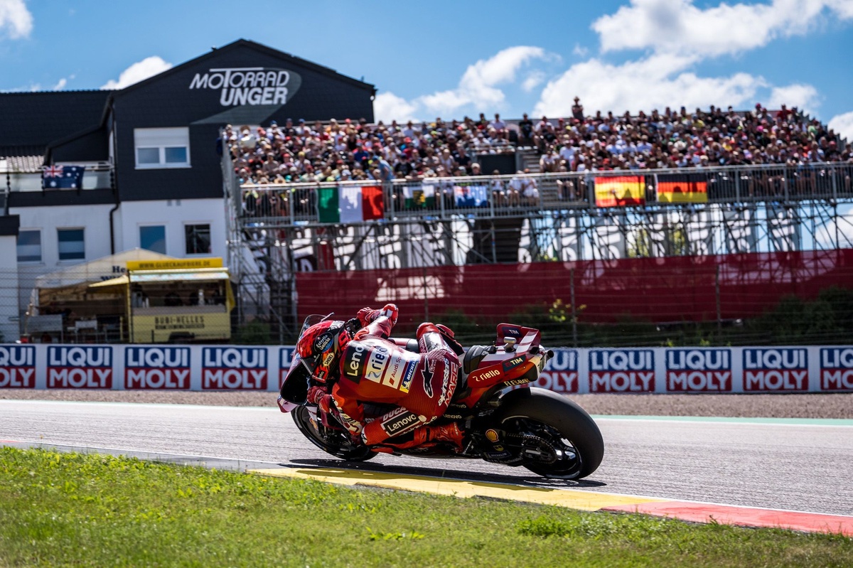Marc Márquez mantiene su reinado como rey indiscutible del Sachsenring