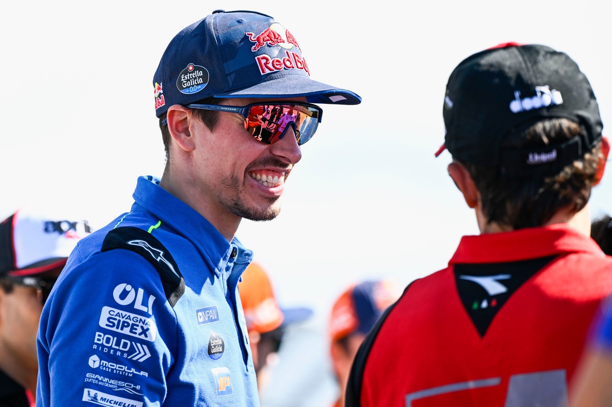 Marc Márquez cree que Álex Rins lideraría el campeonato sin el accidente.