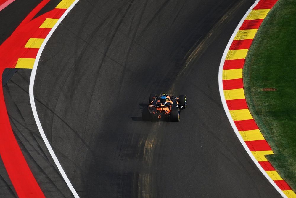 Norris pierde terreno frente a Antonelli en Eau Rouge y Raidillon