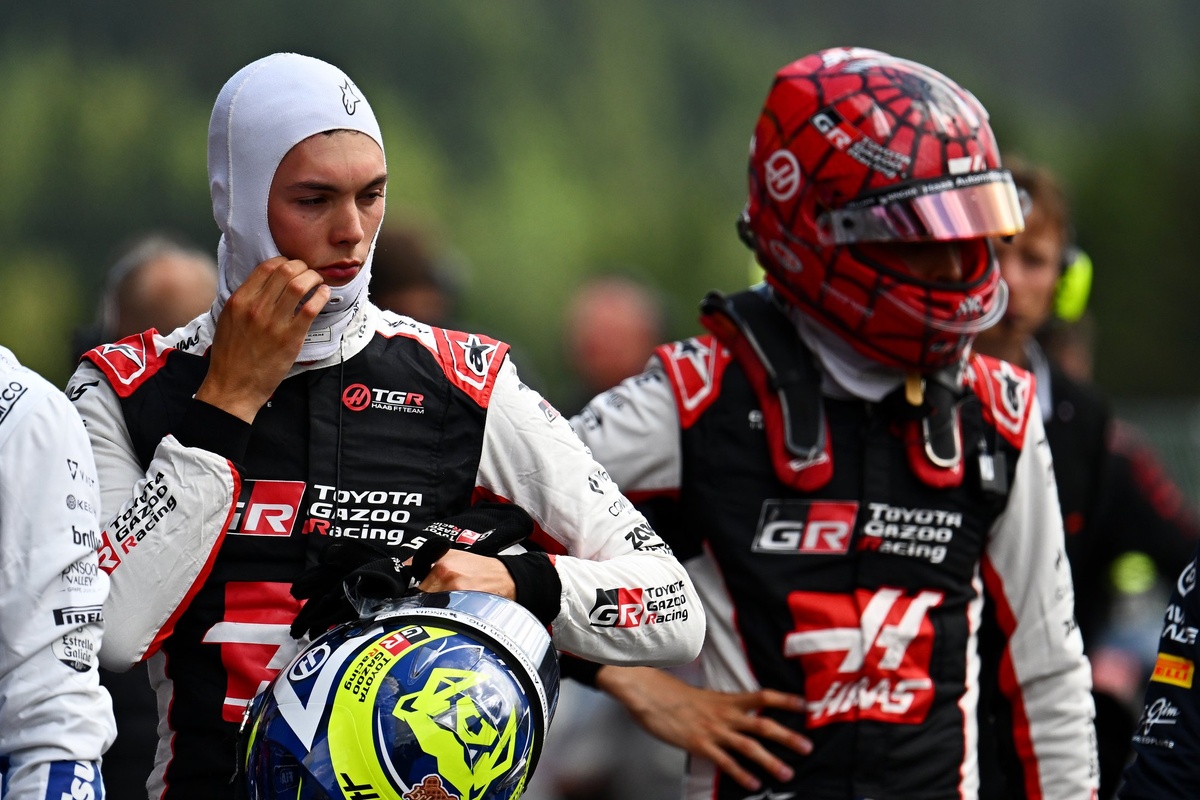 Haas podría esperar antes de confirmar su dúo 2027.