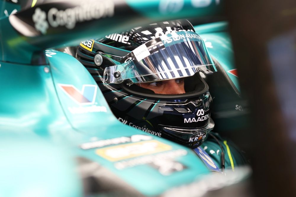 Lance Stroll detiene su coche tras rotura de suspensión.