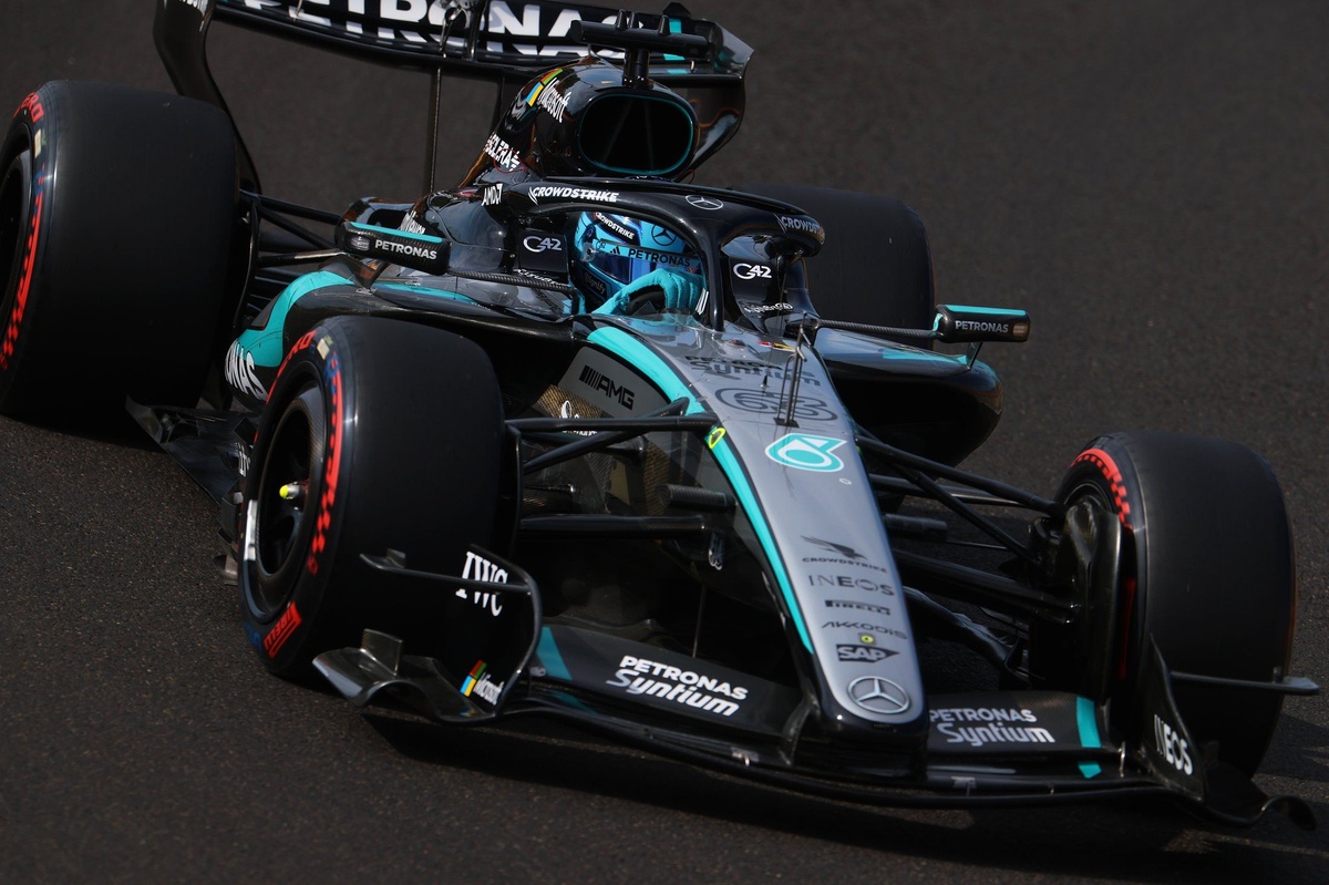Russell tendrá que cambiar de motor tras su problema en Q3.