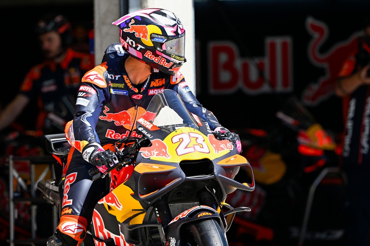 Bastianini destaca la sorprendente eficiencia de la KTM entre pistas