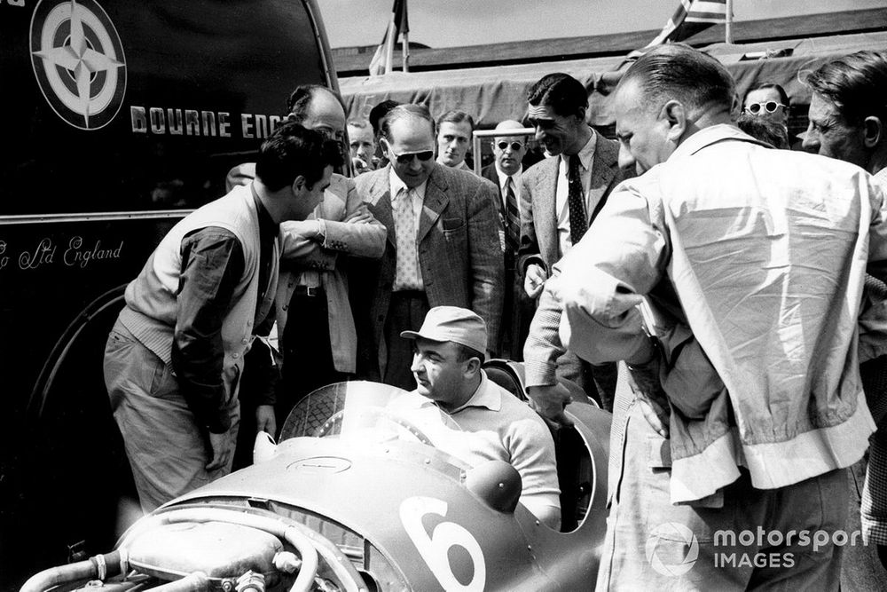 José Froilán González, aquí a bordo de la BRM P15 de Reg Parnell.