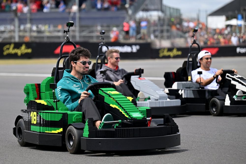 Lance Stroll lors de la course de karts Lego.