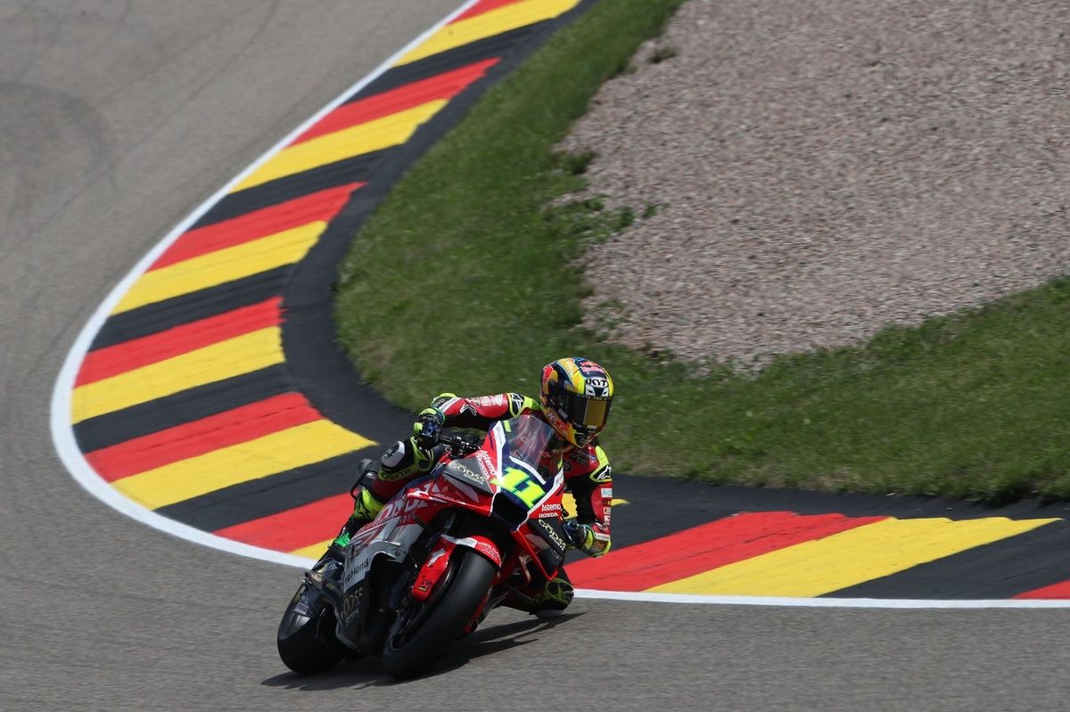 Moreira recibe penalización en su vuelta al Sachsenring. Reglas y detalles.