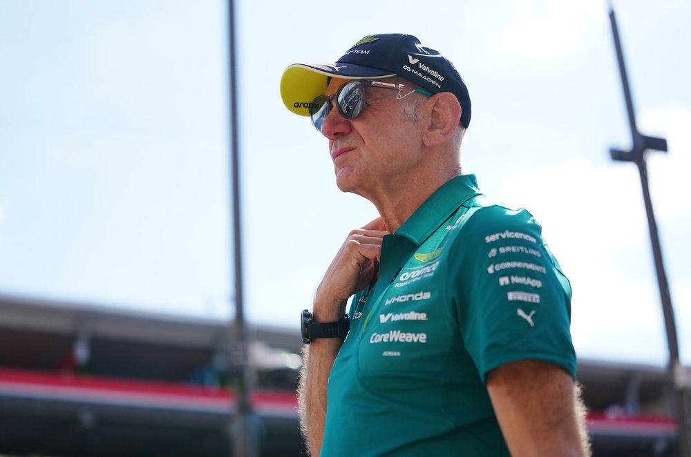 Adrian Newey quiere convencer a Fernando Alonso de renovar su contrato