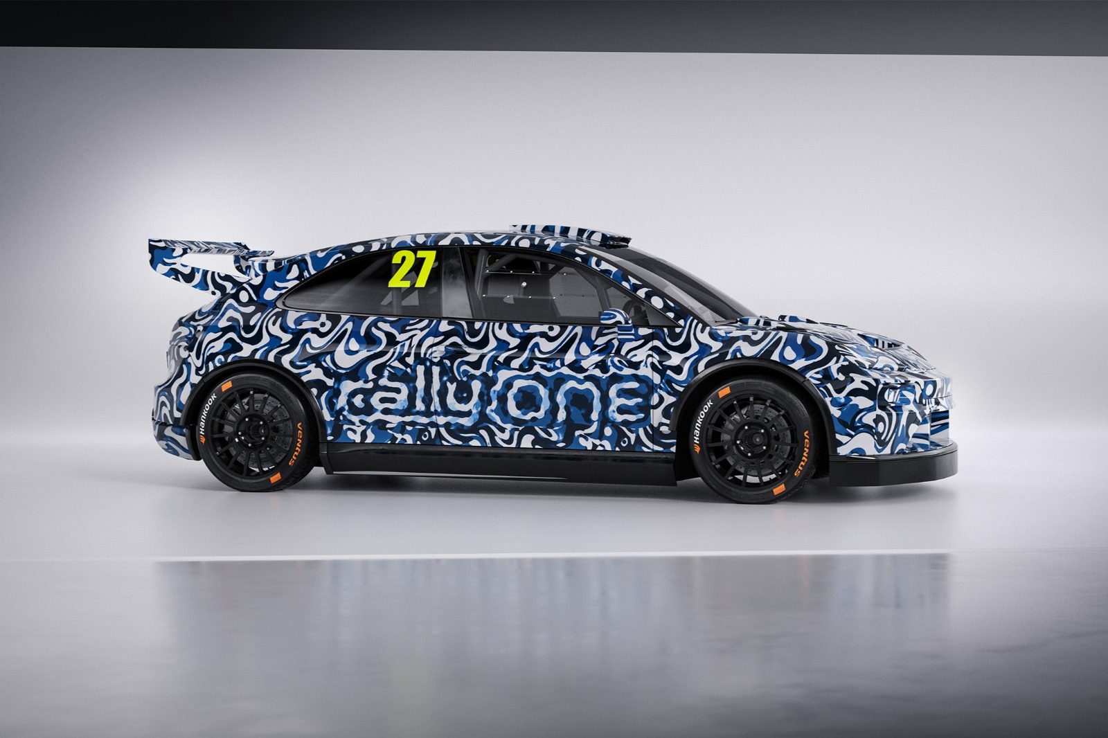 La voiture de PRO doit encore être homologuée par la FIA.