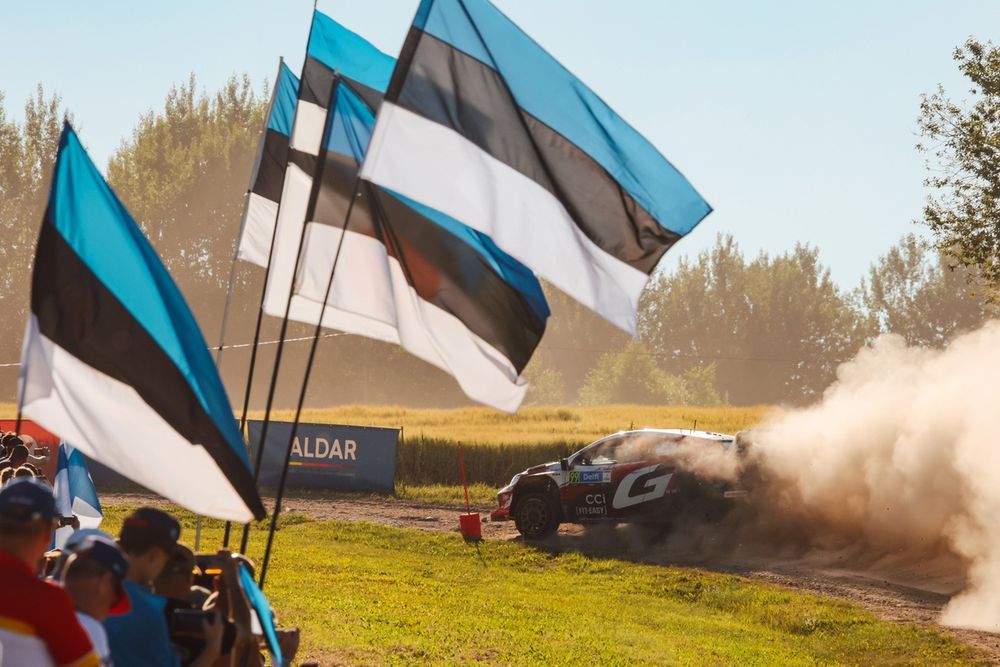 Oliver Solberg y Elliott Edmondson terminan la racha de especiales de Sami Pajari y Marko Salminen