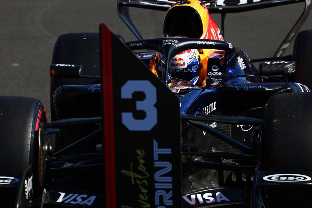 Verstappen decodifica los retos de la Red Bull en la pista