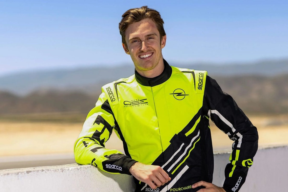Théo Pourchaire avec Opel en Formule E