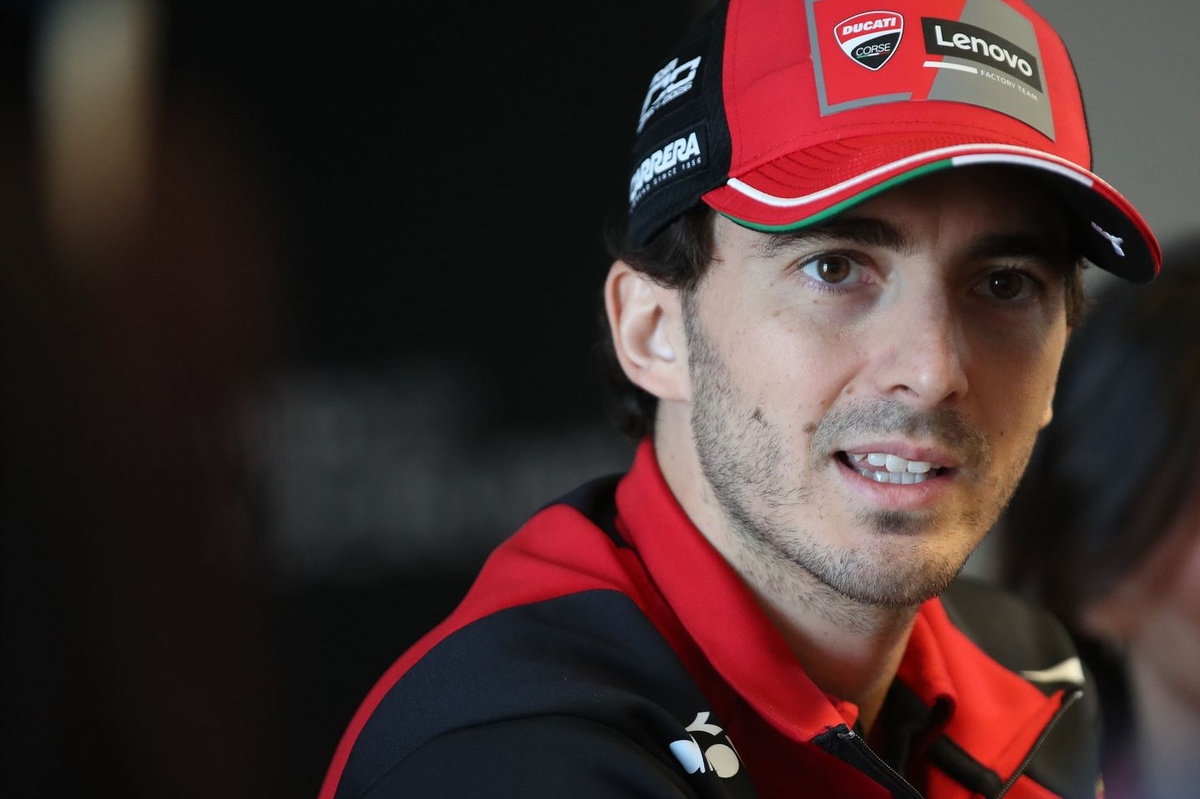 Bagnaia sorprende en MotoGP tras cirugía de brazo y descubre nuevas reglas