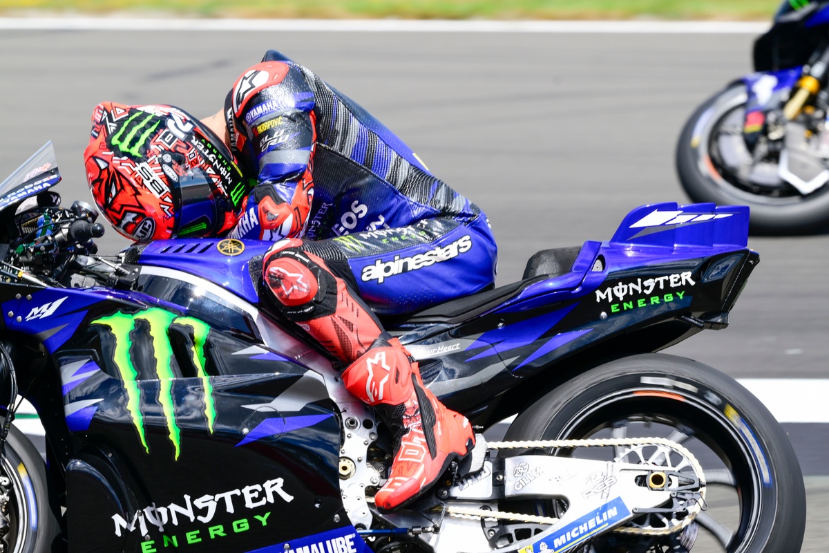 Fabio Quartararo menait antes de su abandono en Silverstone 2025.