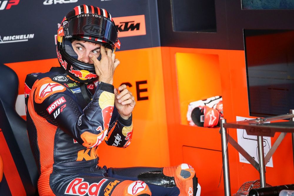 Maverick Viñales peine a retrouver una buena condición física.