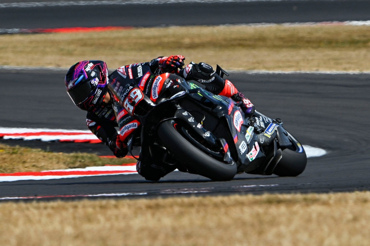 Martín conquista pole y récord en Silverstone con actuación sorpresiva