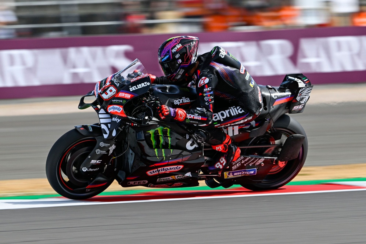 Martín logra la operación perfecta, Márquez sale del Top 3 en la carrera.