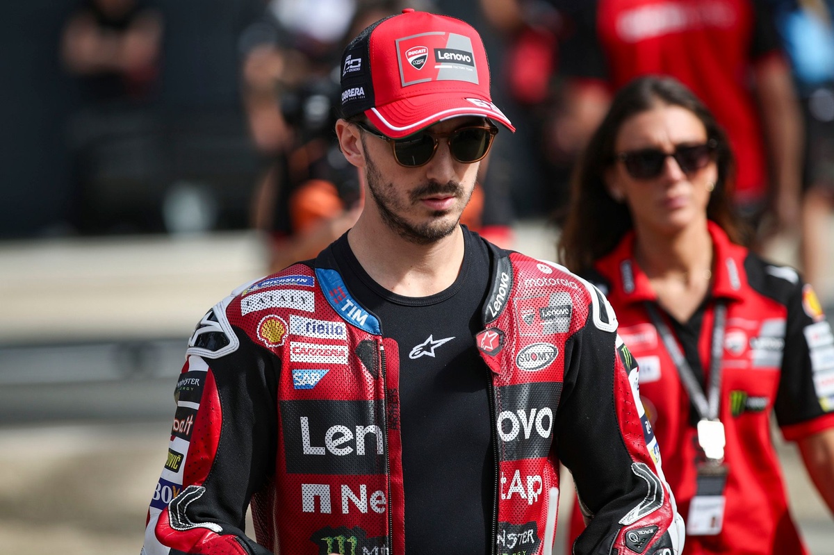 Bagnaia cae y se hunde un poco más: «No quiero volver a vivir eso»