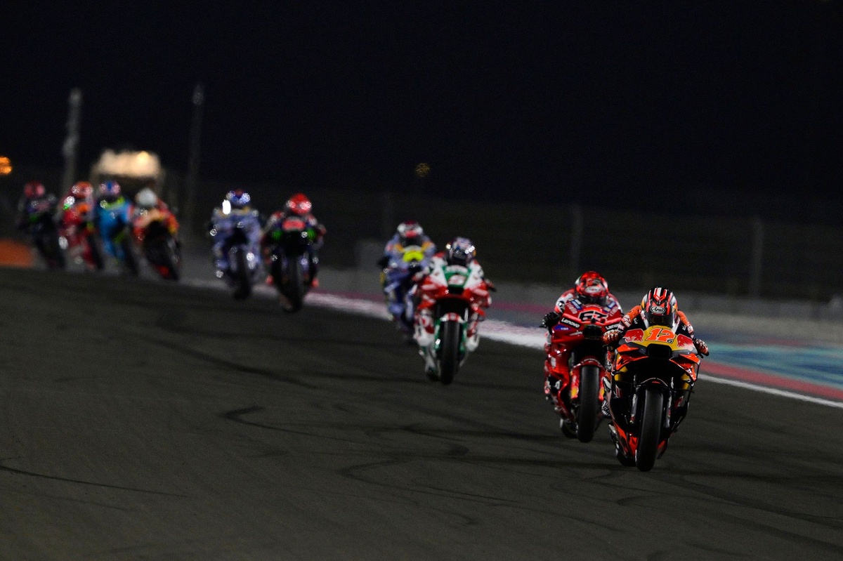 Qatar GP: Equipos exigen decisión urgente