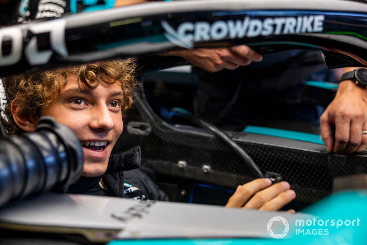 Kimi Antonelli en prueba de la Mercedes W15 2023