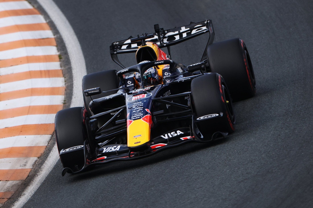 Comment Verstappen explique sa faible avance sur un Lawson qui découvre la Red Bull