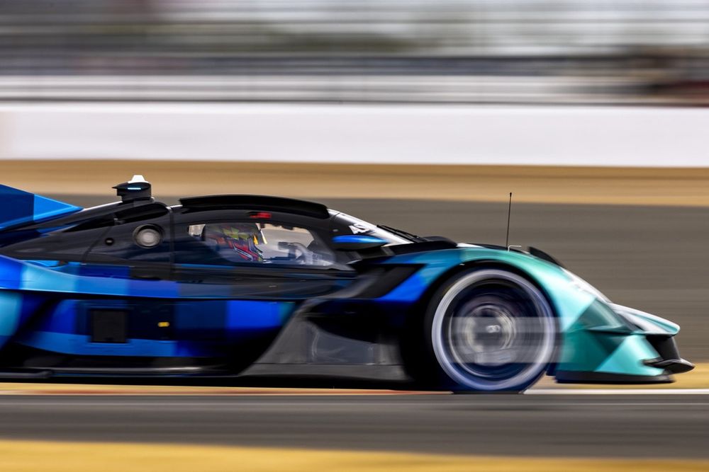 L'Aston Martin Valkyrie lors d'essays privés à Silverstone.