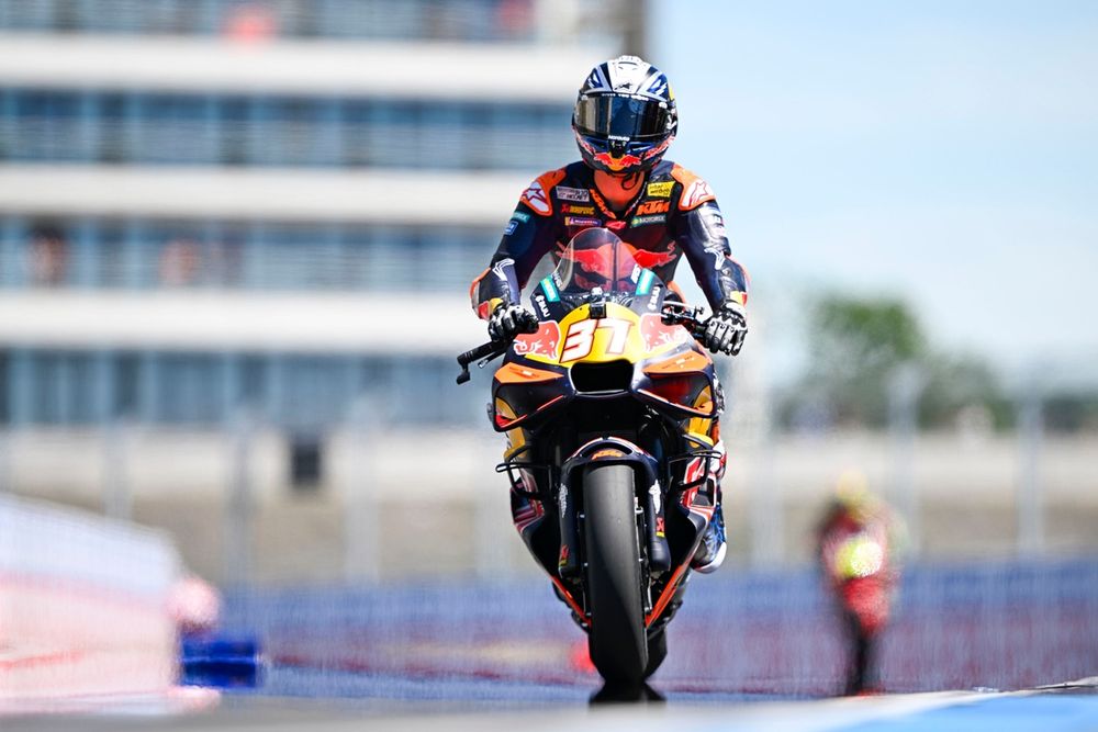 Pedro Acosta con las piores interrupciones del motor durante la temporada