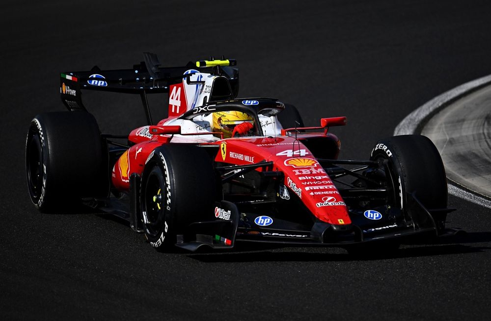 Lewis Hamilton en victoria sobre Ferrari