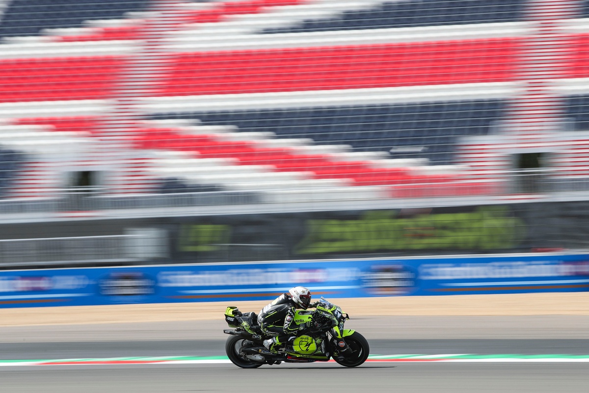 Raúl Fernández en la pista en Silverstone