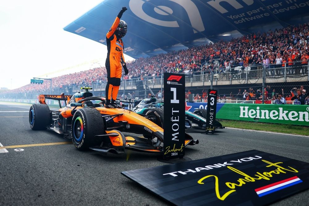 Lando Norris celebra su victoria en Zandvoort
