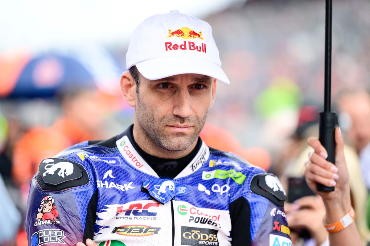 Johann Zarco con su moto LCR Honda