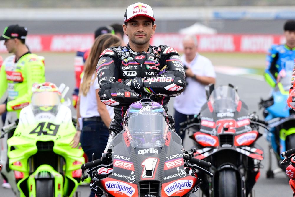 Jorge Martín en su equipo Aprilia Racing